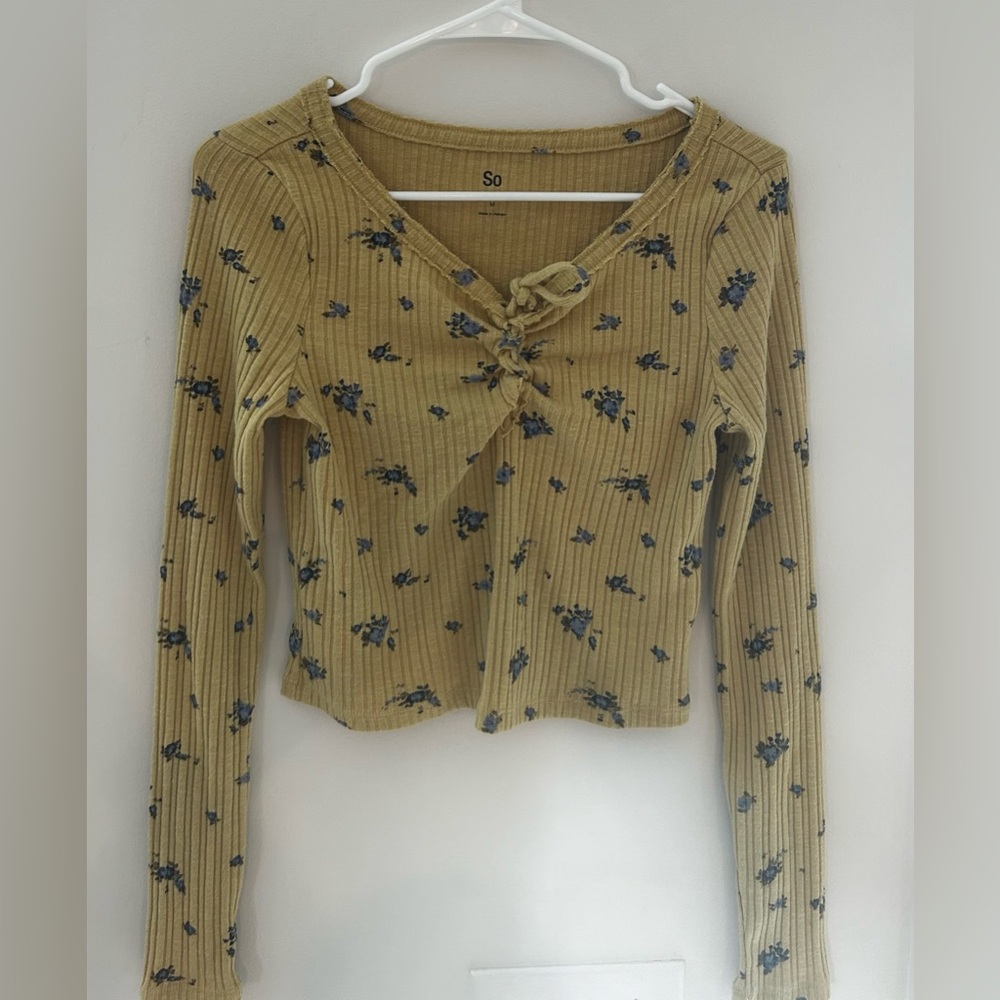 SO long sleeve size M yellow with blue flowers ribbed